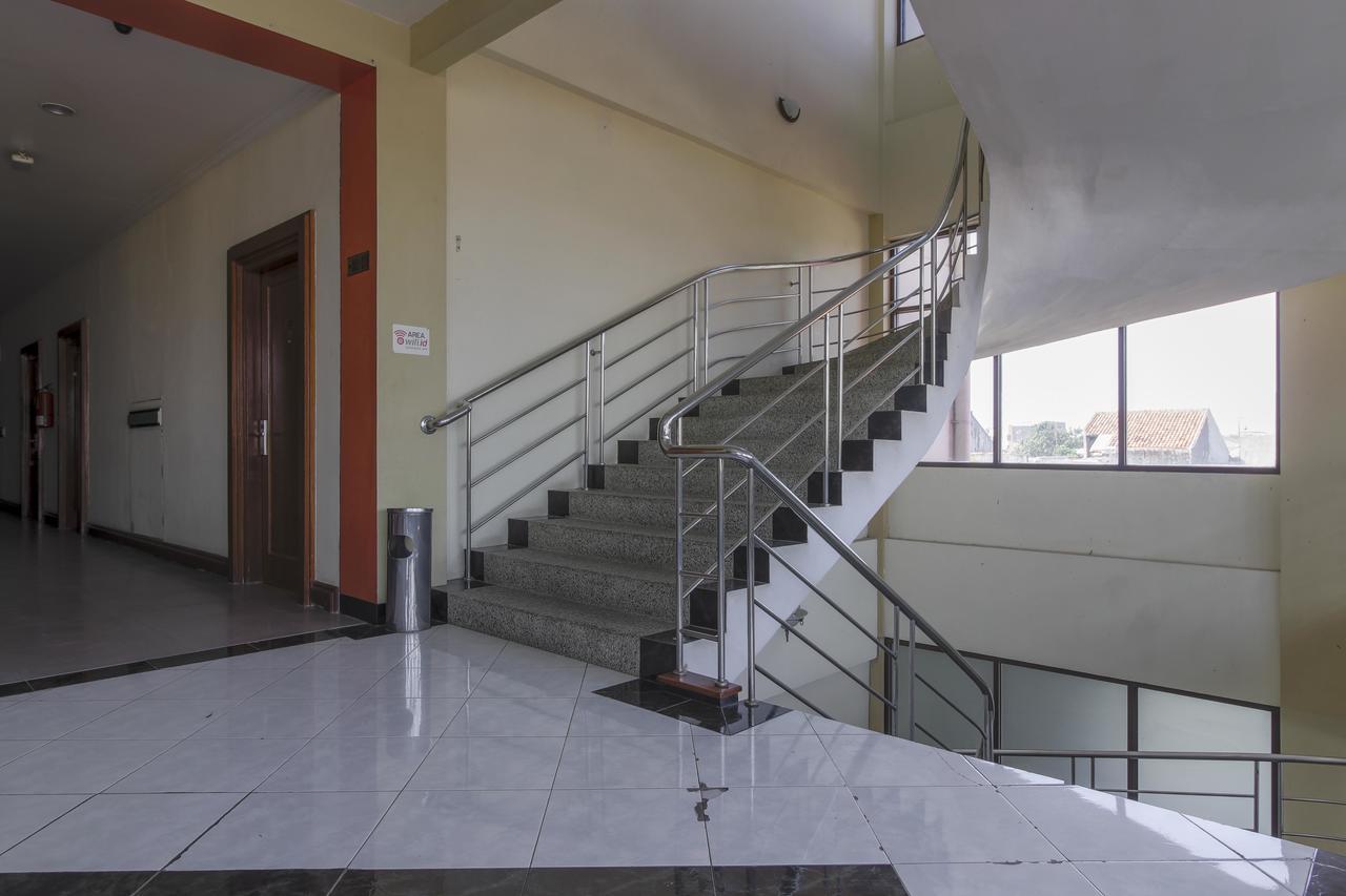 Reddoorz Plus Near Grage City Mall Cirebon Eksteriør billede