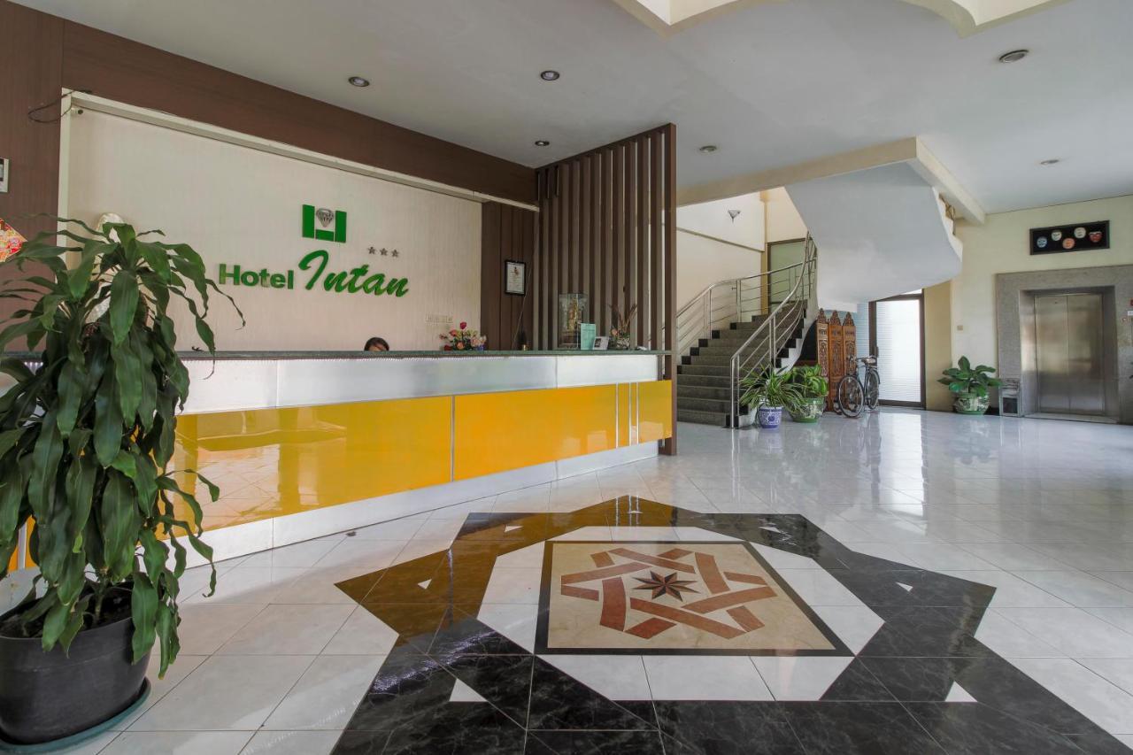Reddoorz Plus Near Grage City Mall Cirebon Eksteriør billede